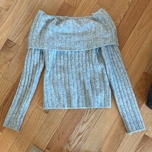 Abercrombie & Fitch Off-Shoulder Ribbed Knit Sweater - Light Gray